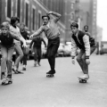 Bambini in skateboard a New York – 1965