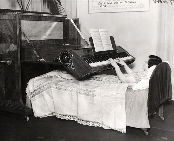 Pianoforte per persone costrette a letto (UK, 1935)