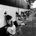 Mogli dicono addio ai loro mariti Marines, 1963
