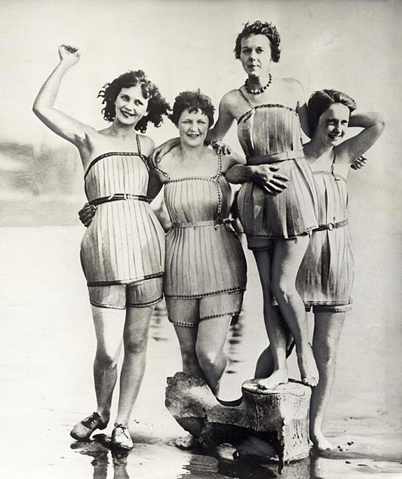 Costumi da bagno di legno (USA, 1925)