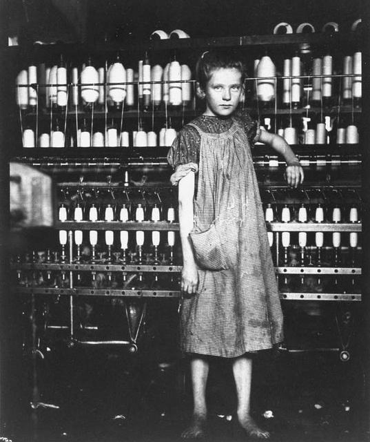 1910 - Addie Laird, una filatrice di 12 anni in un cotonificio di Lewis Hine
