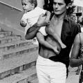 Alain Delon con il figlio Antonio, 1965