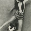 Ann Pennington insegna a ballare a Felix il gatto. Rivista Photoplay (1927)