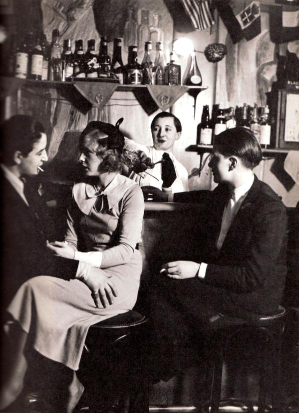 Bar lesbo, Parigi 1930 by George Brassaï