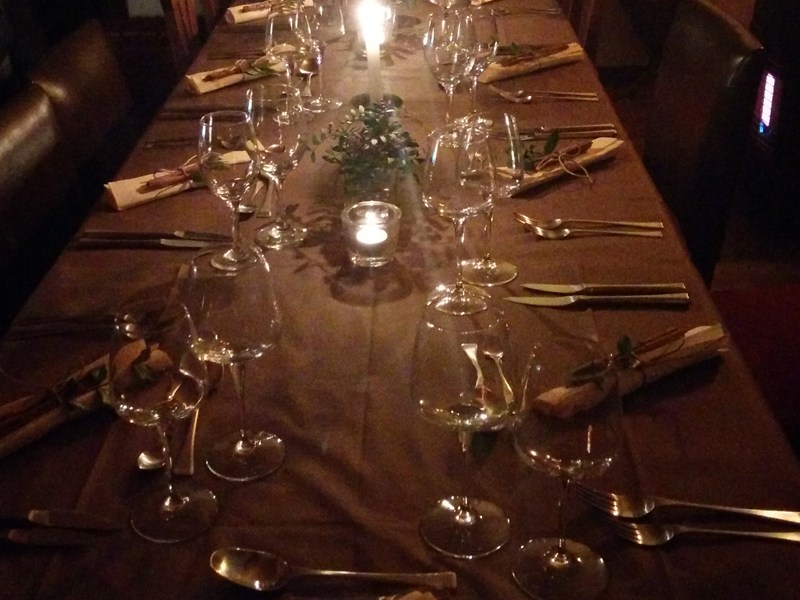 Home social restaurant Cagliari - tavola apparecchiata