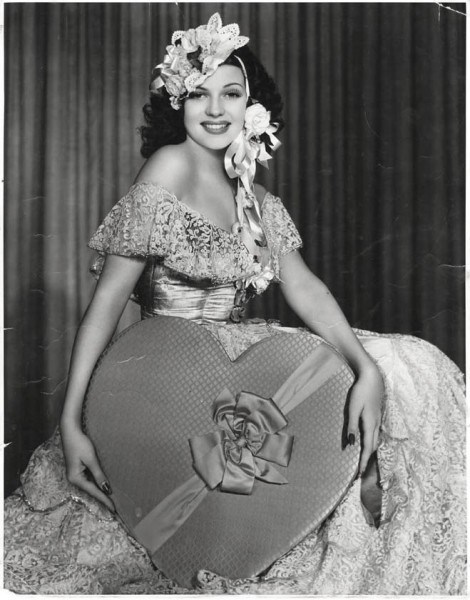 Foto vintage di attrici di Hollywood in posa per San Valentino