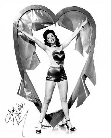 Foto vintage di attrici di Hollywood in posa per San Valentino