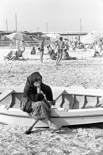 Cagliari - Spiaggia del Poetto 1955 - Foto di Mario De Biasi