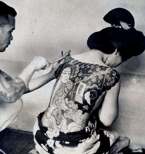 Irezumi, donna tatuata in tutto il corpo, 1937