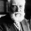 7 marzo 1876. Alexander Graham Bell brevetta il telefono