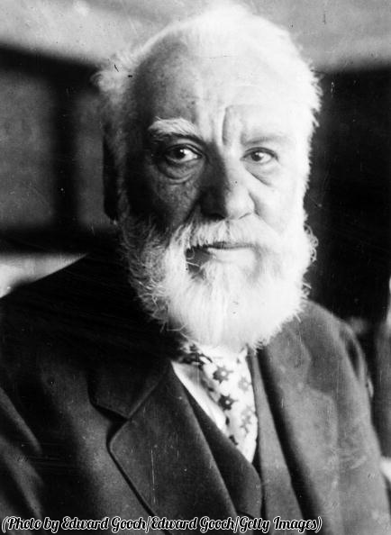 7 marzo 1876. Alexander Graham Bell brevetta il telefono