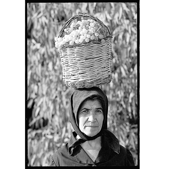 Mario de Biasi - donne sarde - Sulcis, 1974