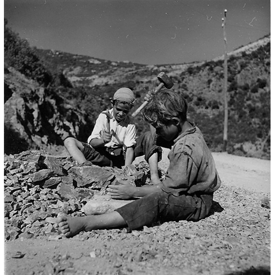 Suschitzky - Bosa - giovani tagliapietre, 1948