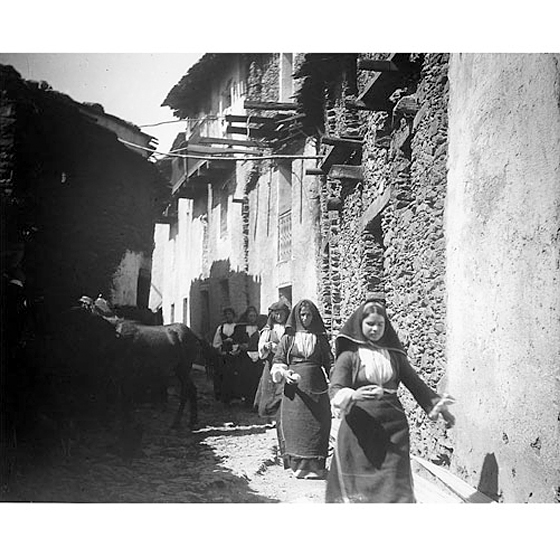 Fondo Costa - Desulo, Preparazione dell'ordito per la tessitura