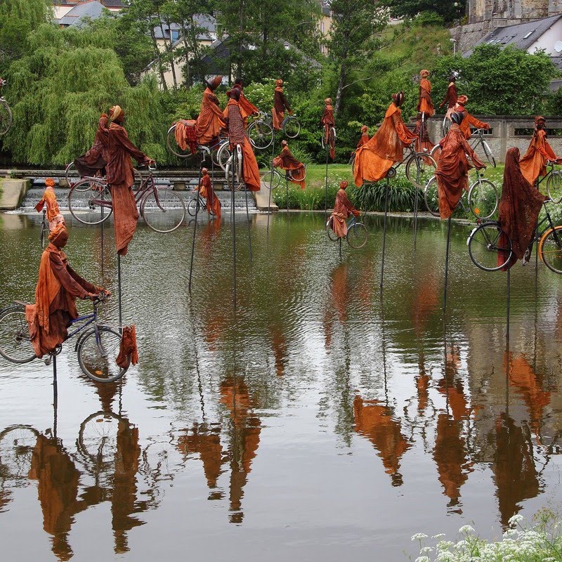 "Retour a Betton" dell'artista francese Guy Lorgeret