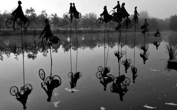 "Retour a Betton" dell'artista francese Guy Lorgeret