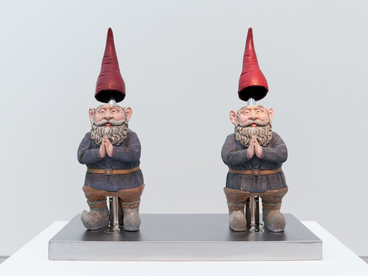 Jennifer Rubell - Pissing gnomes