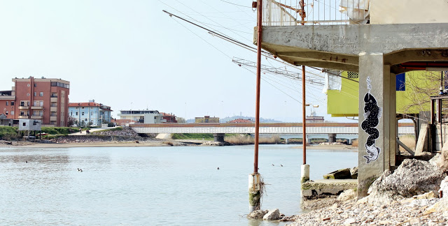 Guerrilla Spam - PESCE PICCOLO MANGIA PESCE GRANDE