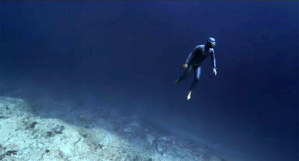 Ocean Gravity by Guillaume Néry