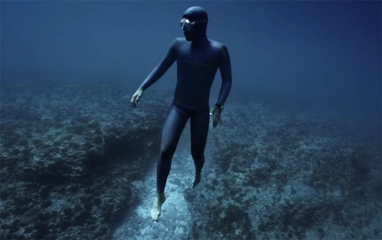 Ocean Gravity by Guillaume Néry