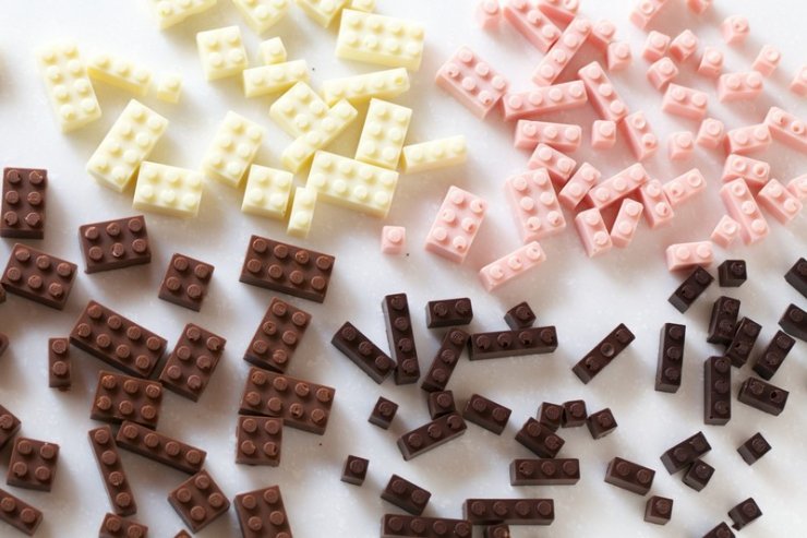 Mattoncini LEGO in cioccolato dell'illustratore e designer giapponese Akihiro Mizuuchi