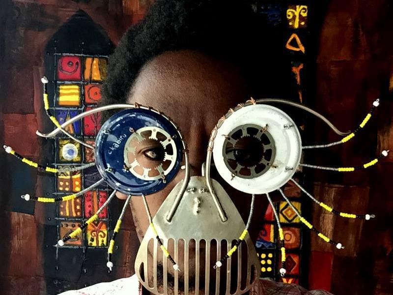 Opera dell'artista kenyano Cyrus Kabiru