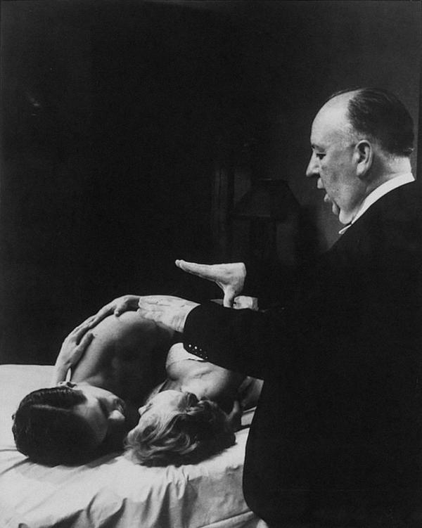 Hitchcock dirige una scena d'amore in Psycho