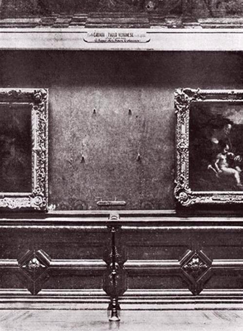 Il Louvre mancante della Gioconda dopo il furto nel 1911