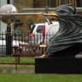 Lorenzo Quinn – “The force of nature II” esposta a Londra a Berkeley Square
