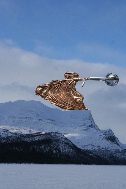 "The force of nature" di Lorenzo Quinn