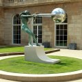 “The force of nature” di Lorenzo Quinn