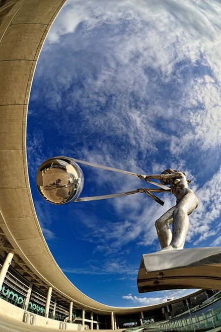 "The force of nature" di Lorenzo Quinn