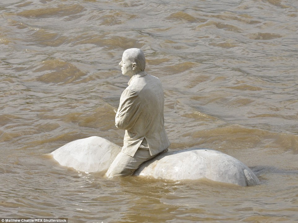 The Rising Tide by Jason deCaires Taylor