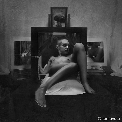 Turi Avola - Game in the Box