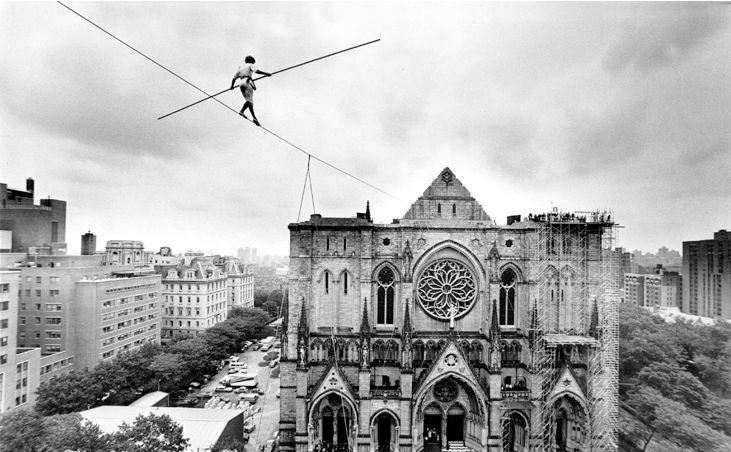 Philippe Petit - Cattedrale di Notre Dame a Parigi