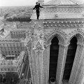 Philippe Petit – Cattedrale di Notre Dame a Parigi