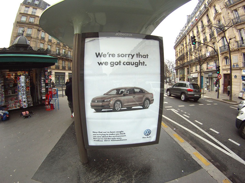 Brandalism a Parigi per COP21