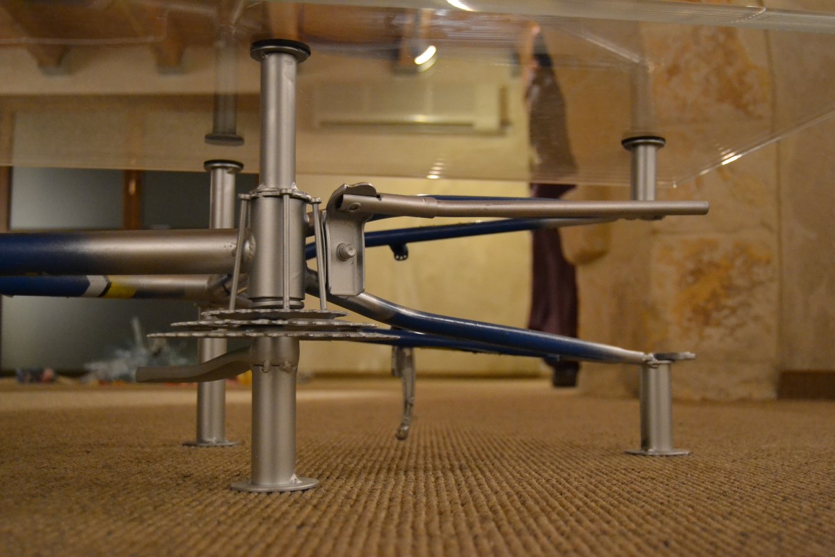 Davide Volponi - Pedala (Tavolo da un avazzo di bicicleta Alig'art 2011)