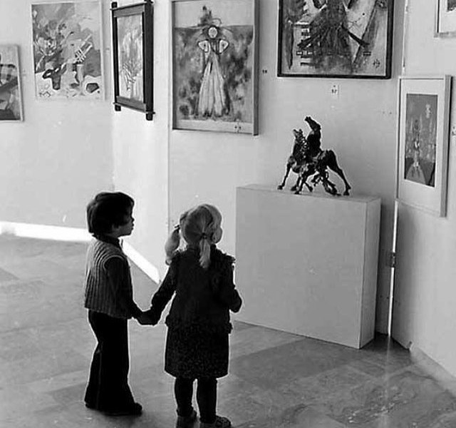 Les amateurs d'art contemporain by Gérald Bloncourt