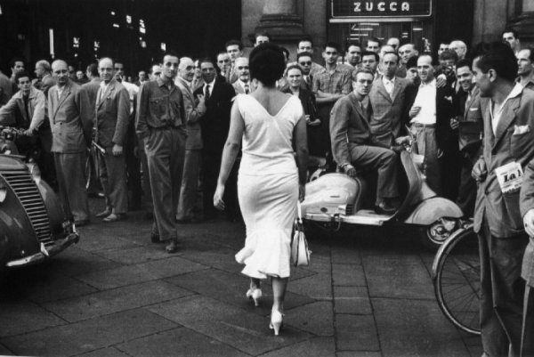 Un mondo di baci by Mario De Biasi