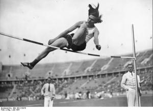 Il salto della vittoria da 1,63 m di Ratjen ai campionati tedeschi del 1937