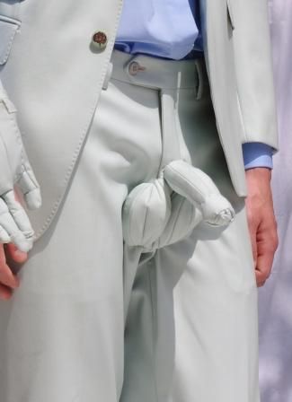 Porta "pene" (a chi lo vede)