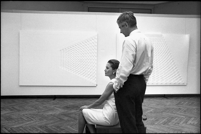 1966 Ugo Mulas, Biennale di Venezia, Enrico Castellani