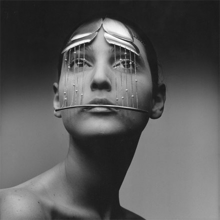 Gioielli di Pietro Consagra, 1969. Fotografia di Ugo Mulas