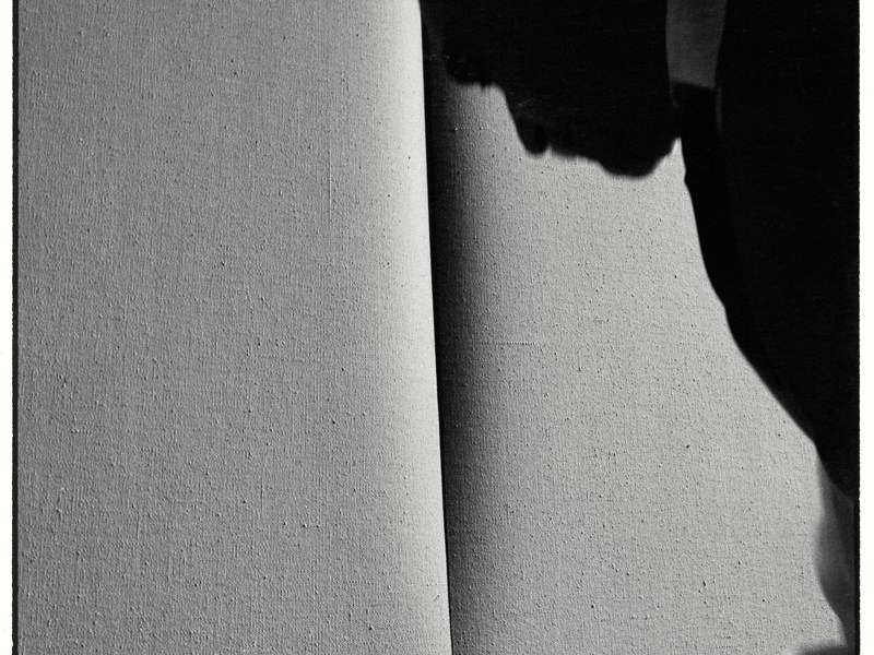 L'attesa: Lucio Fontana fotografato da Ugo Mulas, Milano 1964