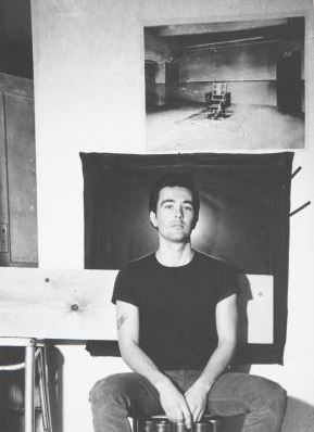 Philip Fagan posa per un film di Andy Warhol , 1964. Fotografia di Ugo Mulas