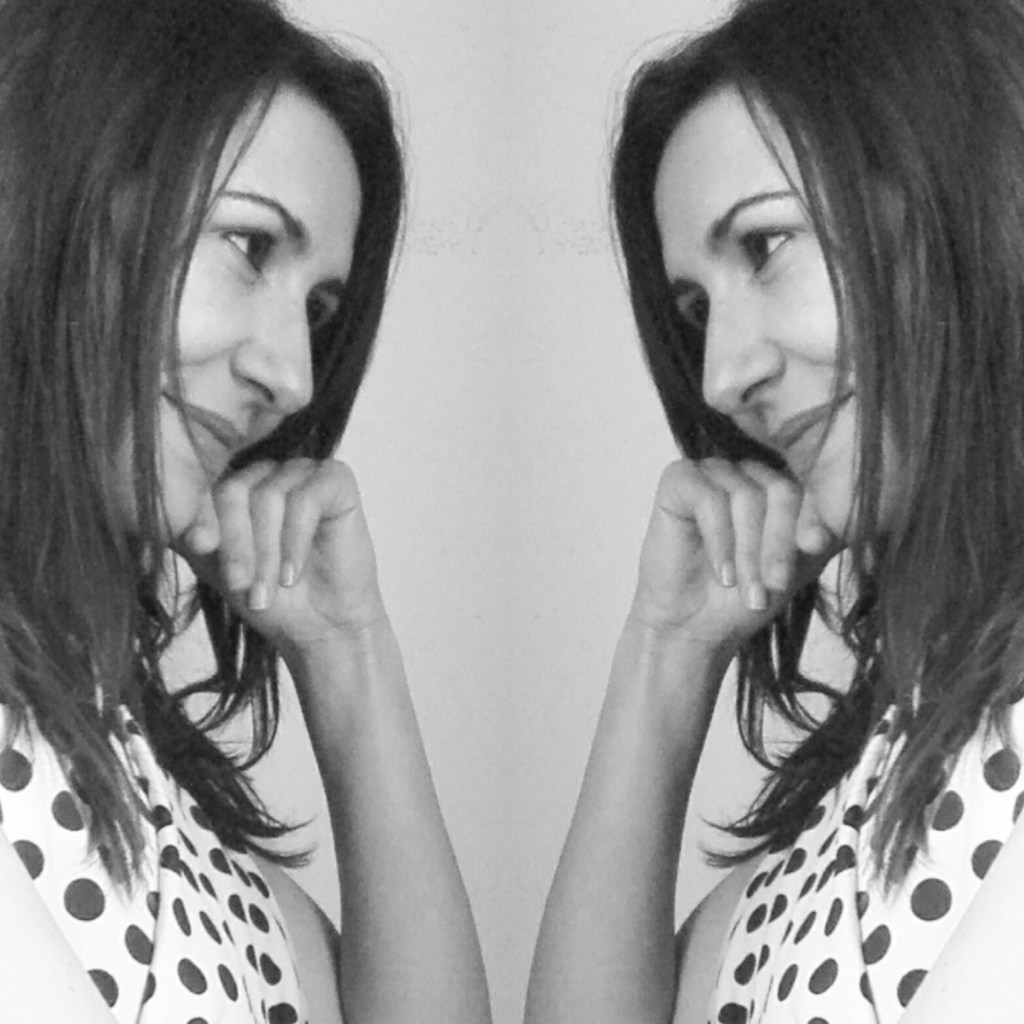 Mirroring myself - Flirting - Sketch 2/6