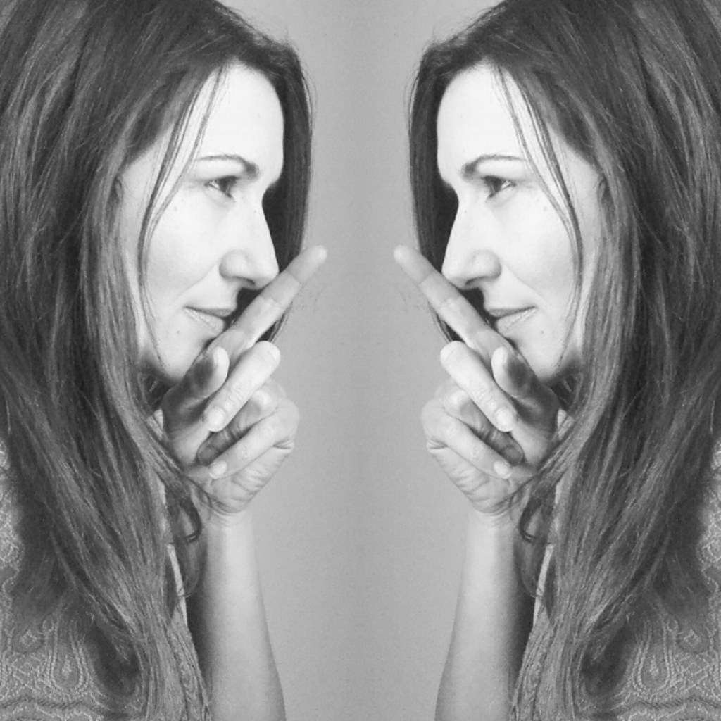 Mirroring myself - Threatening - Sketch 1/6