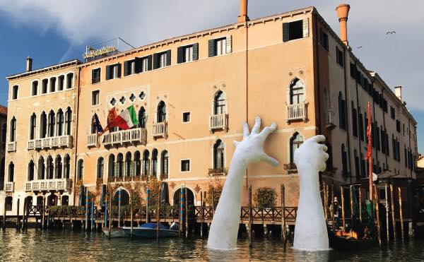 Lorenzo Quinn @Venezia