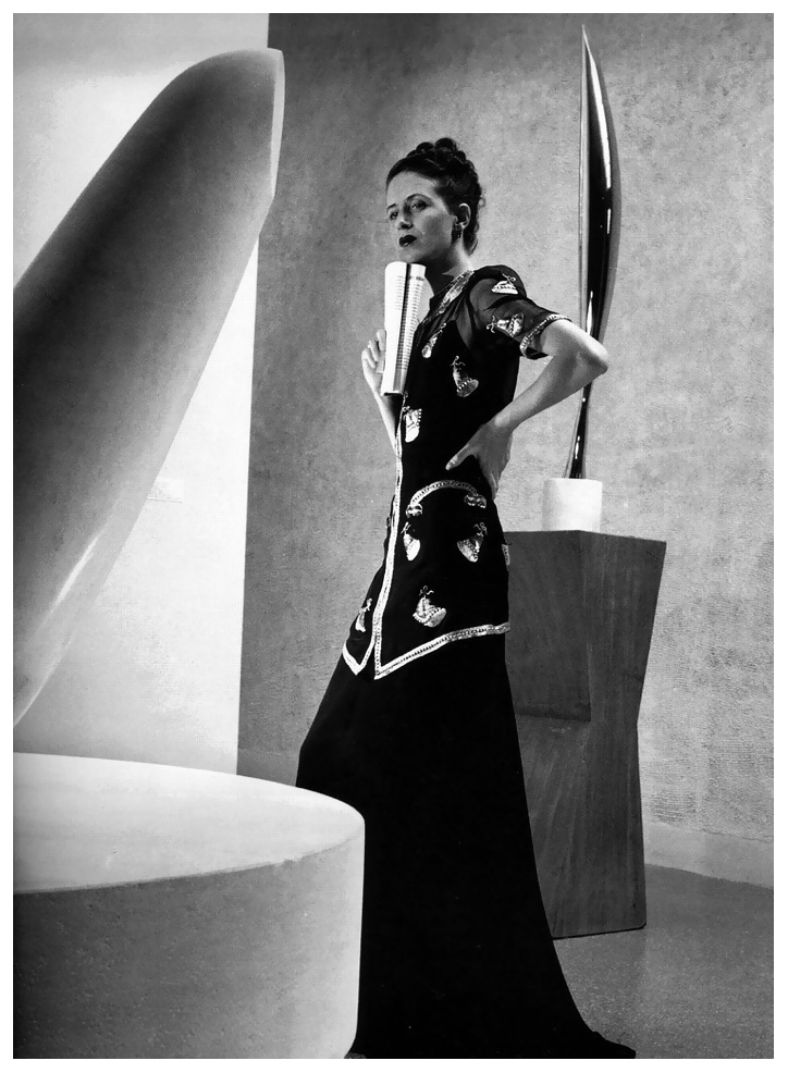 Opere di Brancusi fra cui l'Uccello nello Spazio